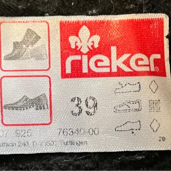 Rieker size 8 (39). Black patent leather there boot with red thread. - Picture 9 of 9